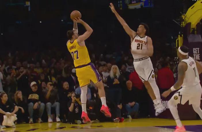 真人娱乐平台入口-东契奇绝杀掘金，季后赛预演！这场球太刺激了